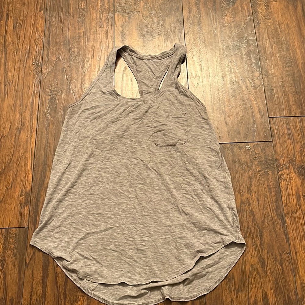 Lululemon pocket tank size 6